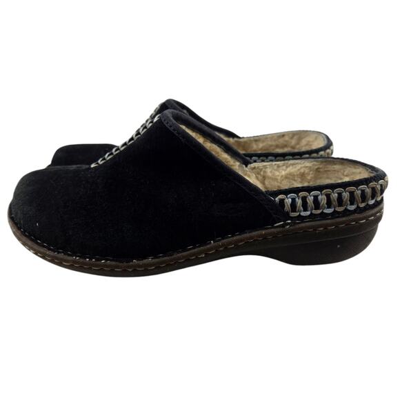 UGG Slip On Mules Clogs Womens 9 Black Suede Shearling Embroidered Bohemian Boho - Picture 5 of 10